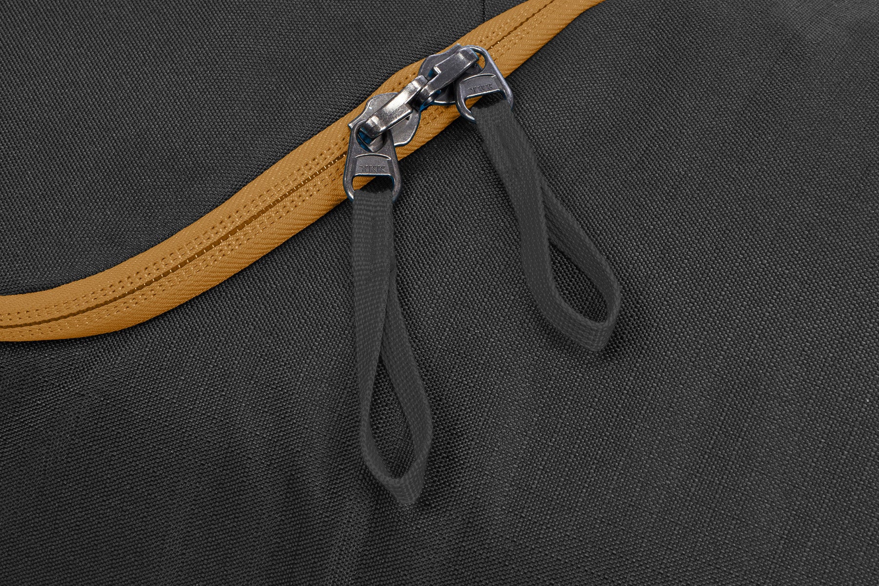 Thule RoundTrip Snowboard Roller Bag