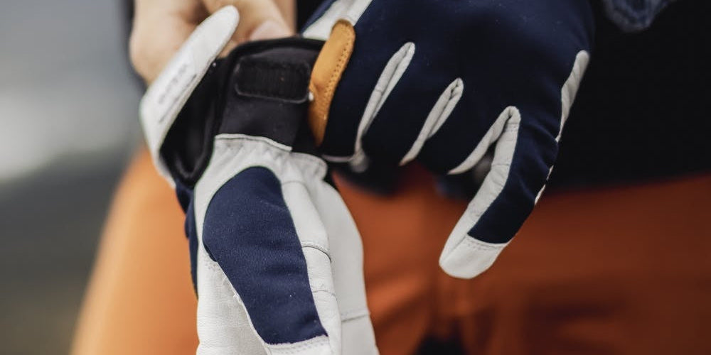 Gloves & Mitts