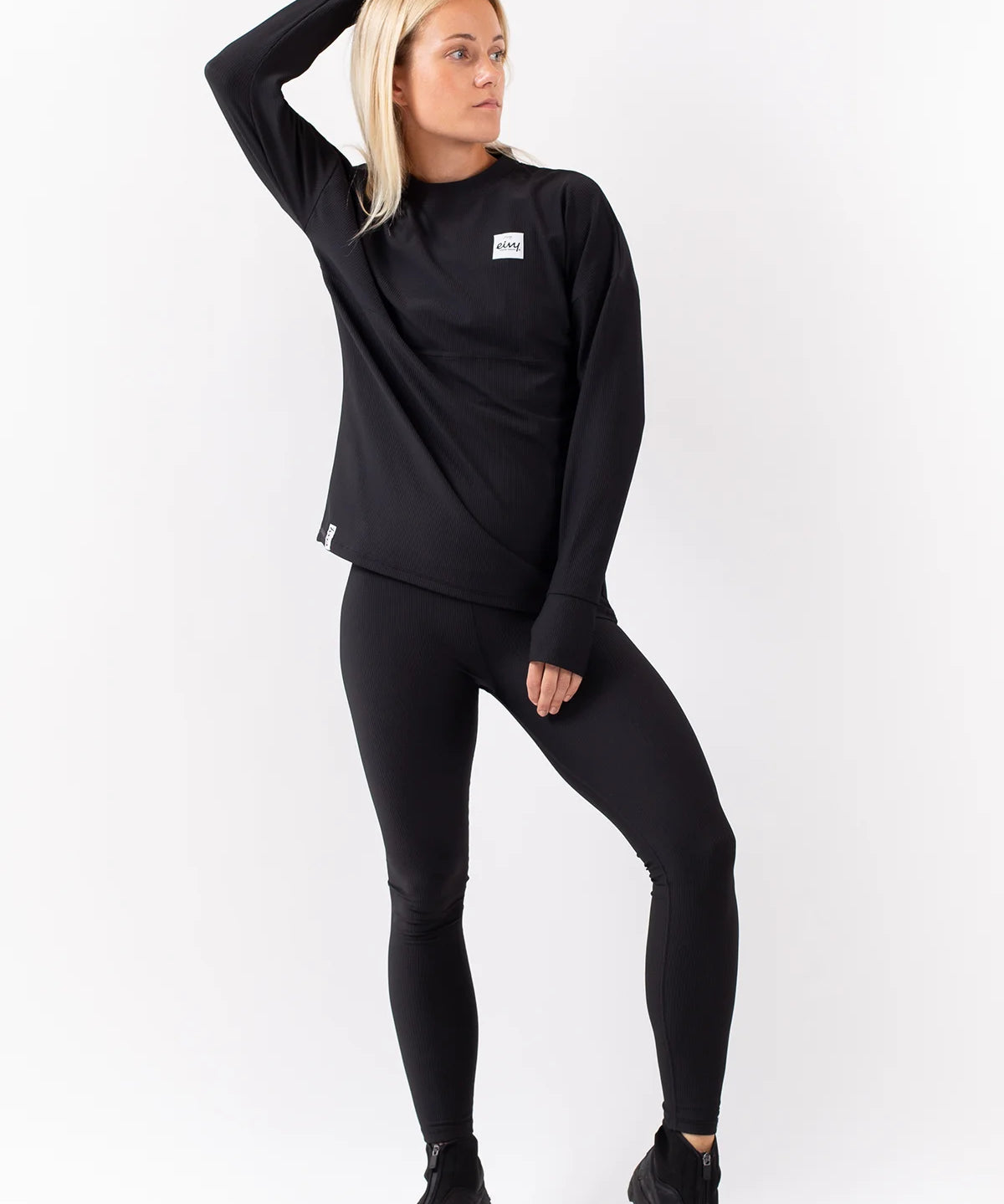 base-layer-venture-rib-top-black-1.webp