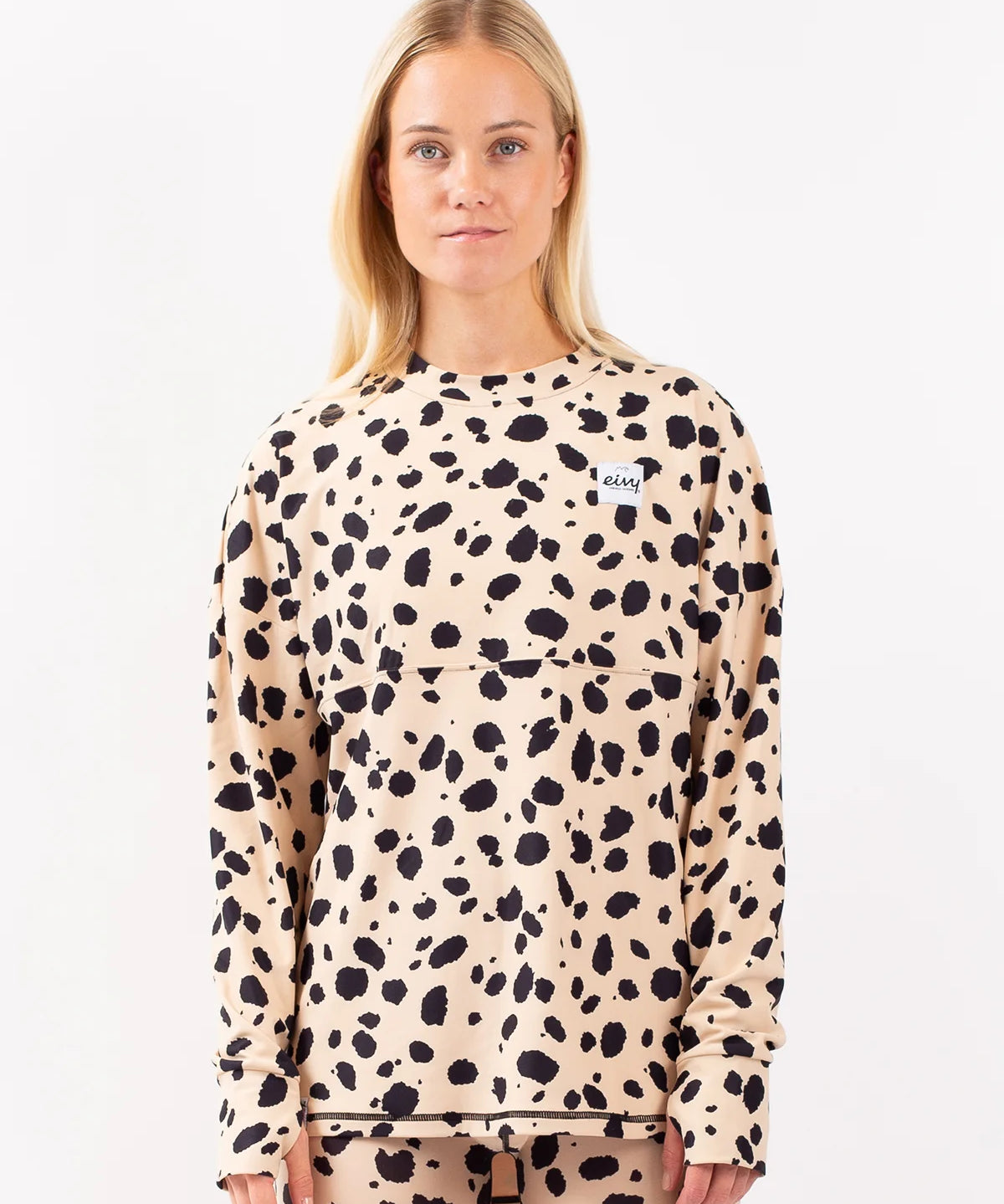 base-layer-venture-top-cheetah-5.webp