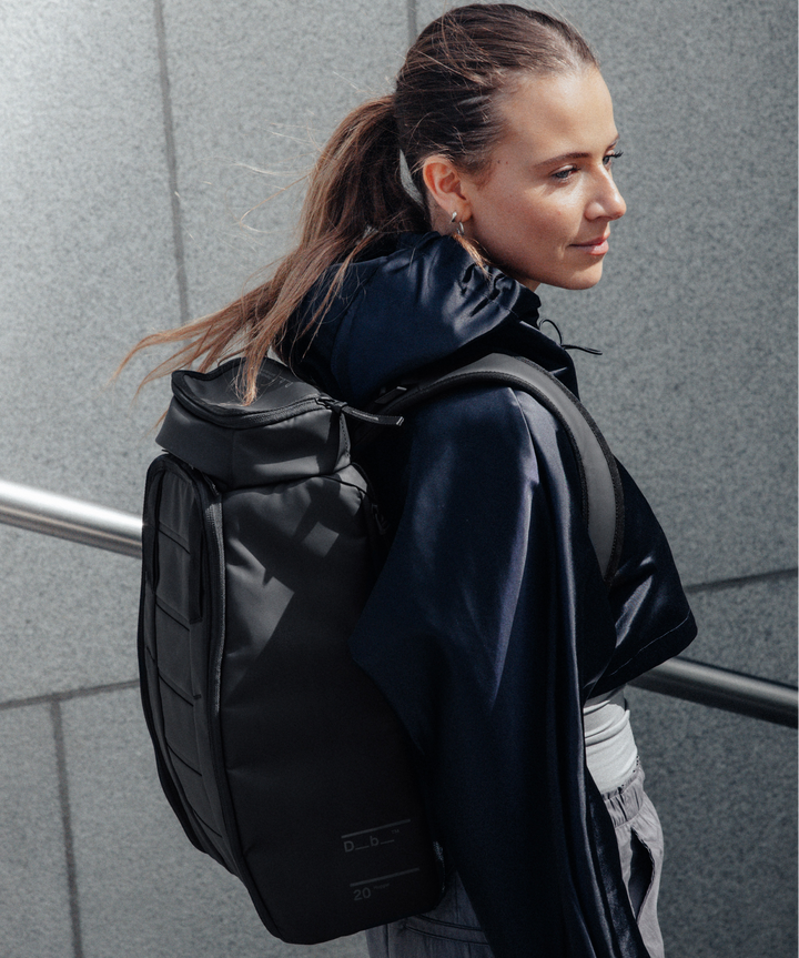 hugger-2020l-20black-20out.png